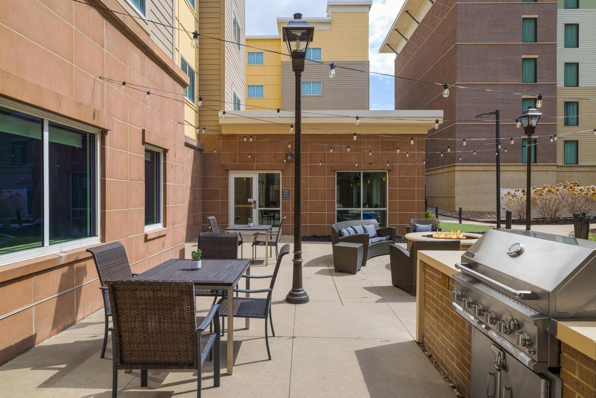 Residence Inn By Marriott Des Moines Downtown Екстериор снимка