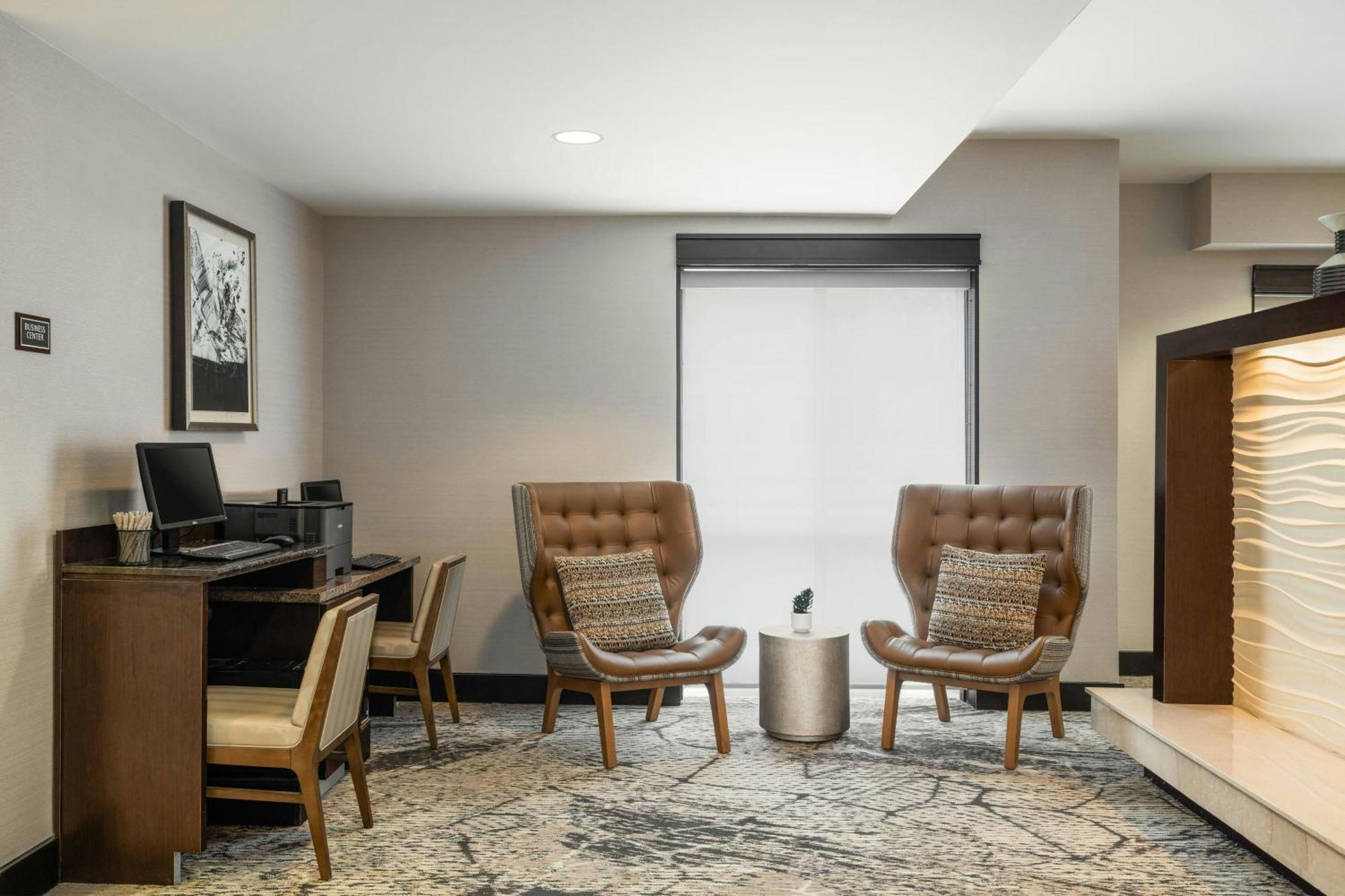 Residence Inn By Marriott Des Moines Downtown Екстериор снимка